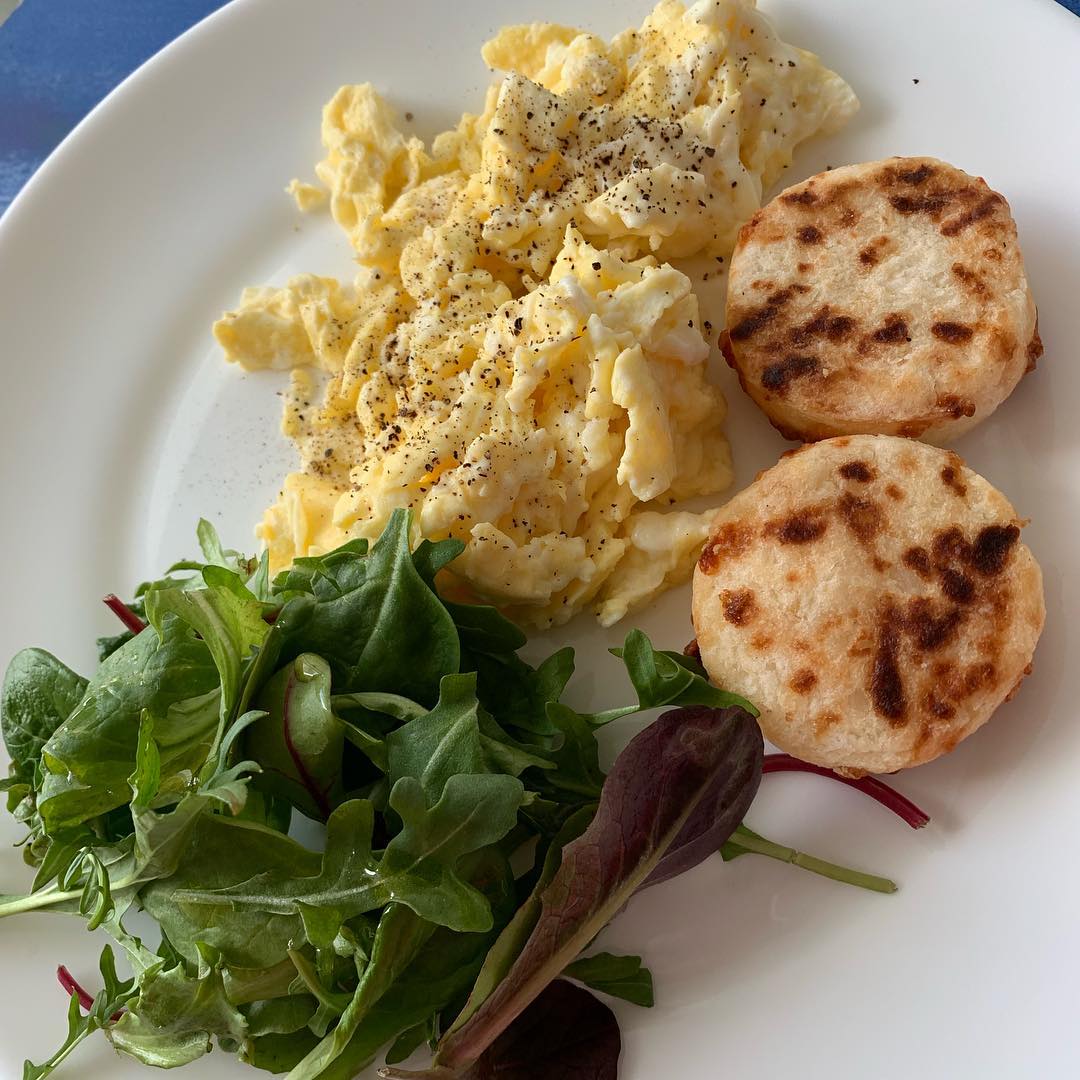 Desayuno rico y saludable con Arepitas de Maíz Pilado